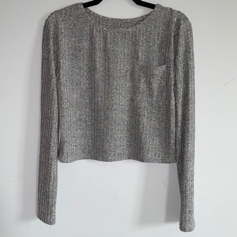 Long sleeve cropped T